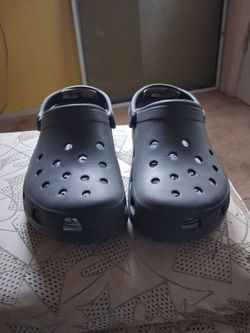 Crocs Classic Clog Charcoal Grey.. $5obo