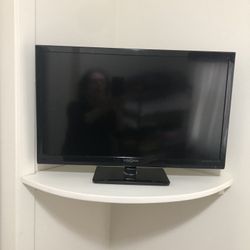 Small Table TV Can’t Find Remote. Works Perfectly 