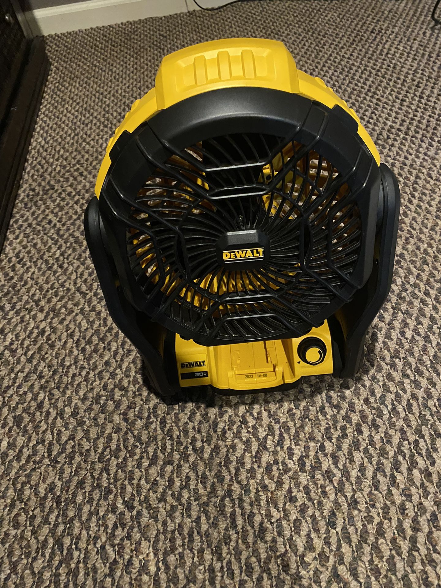 DEWALT 20v Cordless Job Site Fan