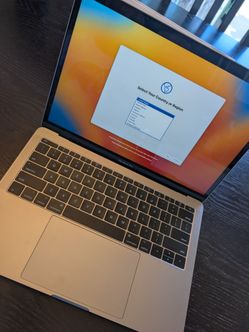 2017 13in MacBook Pro 256GB Like New