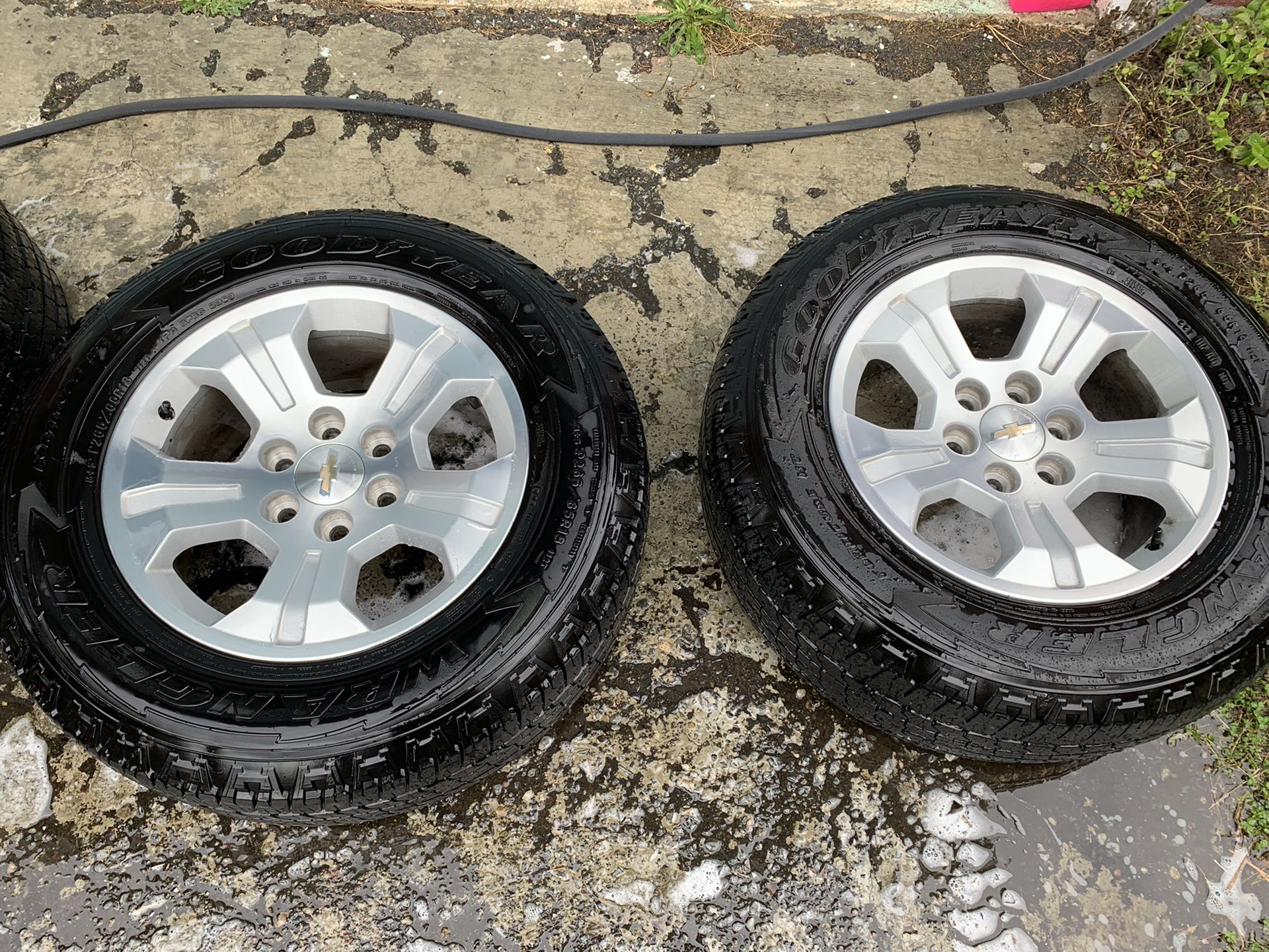 Chevy Silverado rims and tires 18”