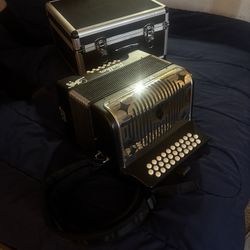 Hohner Panther Accordion, Fa