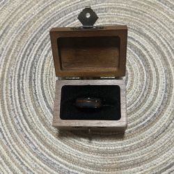 MEN’S SIZE 9 THORUM WEDDING BAND