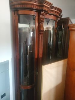 Beautiful Mahogony Cabinet
