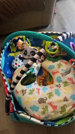 Entretenimiento para bebe usado en buenas condiciones
