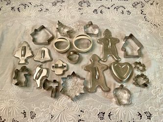 Vintage Metal Christmas Cookie Cutter LOT– 20+ Pieces