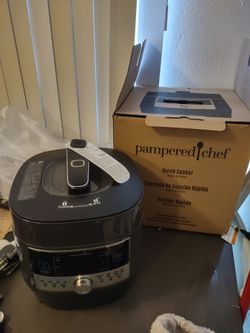 Brand new pampered chef cooker