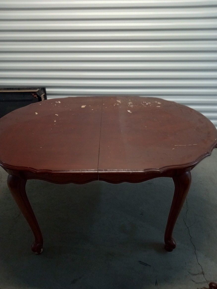 Used Dining Table And Four Chairs 