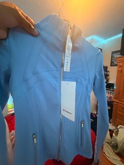 Lululemon size 4 blue or black