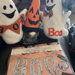 Halloween Decor And Balloons 