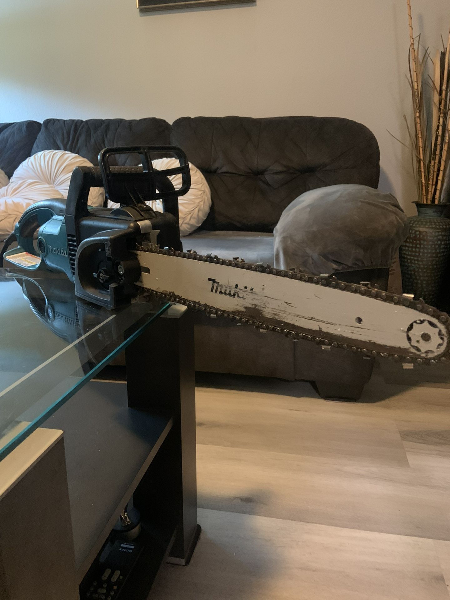Makita Chainsaw ELECTRIC CORDED