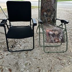 Folding Camo Lounge Chair & Black  Folding Lawn Chair