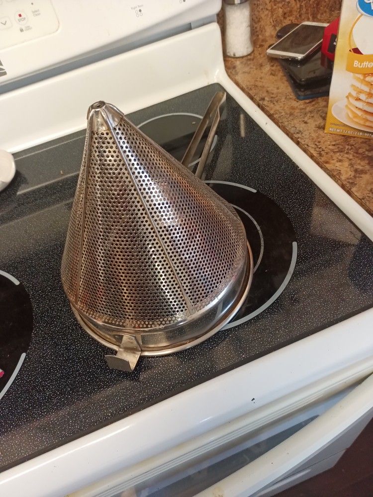 12" Metal Strainer ( China Hat )