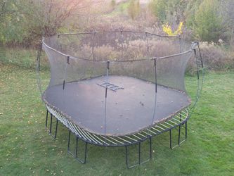 Springfree Jumbo trampoline