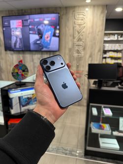 iPhone 17 Pro 256GB Factory Unlocked – Phoenix AZ New condition. Clean IMEI. No iCloud. 90-Day Warranty