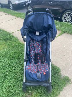 G B Zuzu Travel Stroller