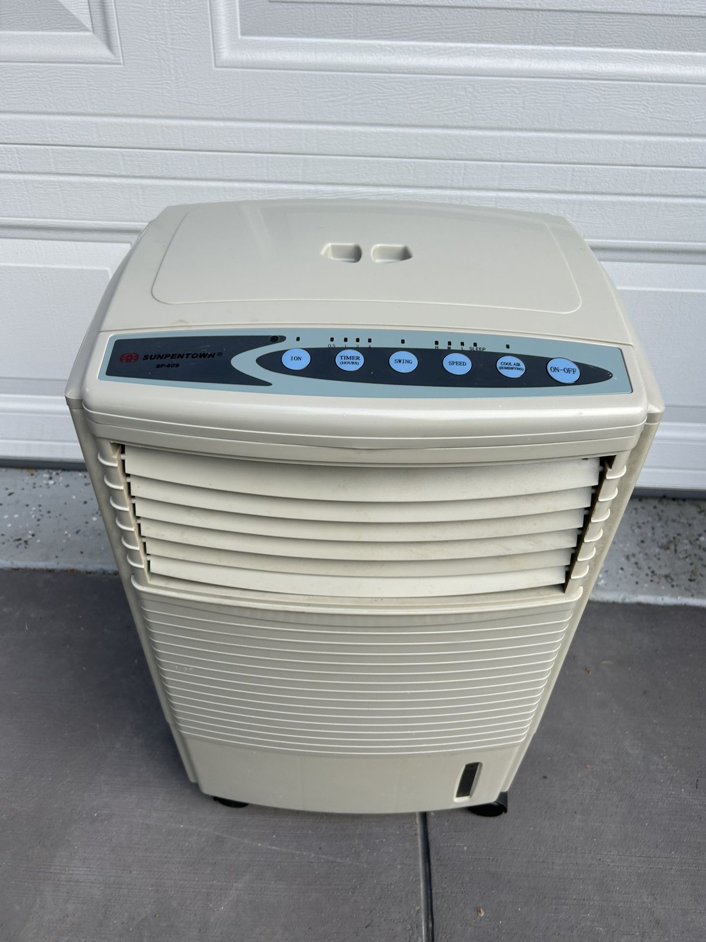 Portable AC (Good Condition)