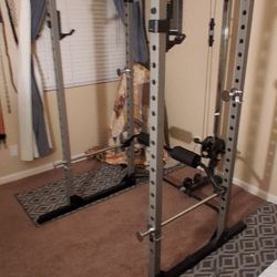 Fitness Reality 810XLT Super Max Power Cage with Lat Pulldown attacment