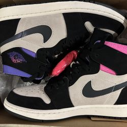 Jordan 1 high Zoom CMFT “PSG”(Paris/Saint/Germaine” size(10M). Worn in excellent condition. Comes with Og All. $150. Cash. Market value $250‼️ deals a