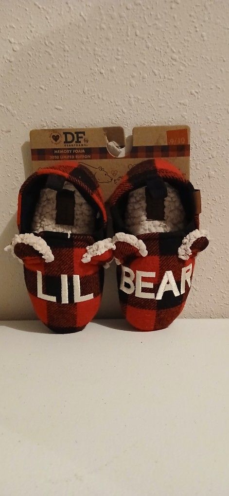 Dearfoams Lil Bear slippers for kids; Size: 9/10