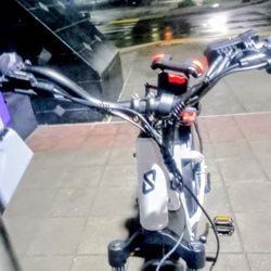 Electric Bike: Sizzlebk 5400 Asking $1500 (New: $4000)