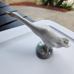 Beautiful Porceline Lladro Honking White Goose