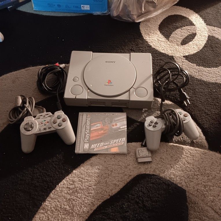 Playstation 1 With 2 Controllers And 1 Game