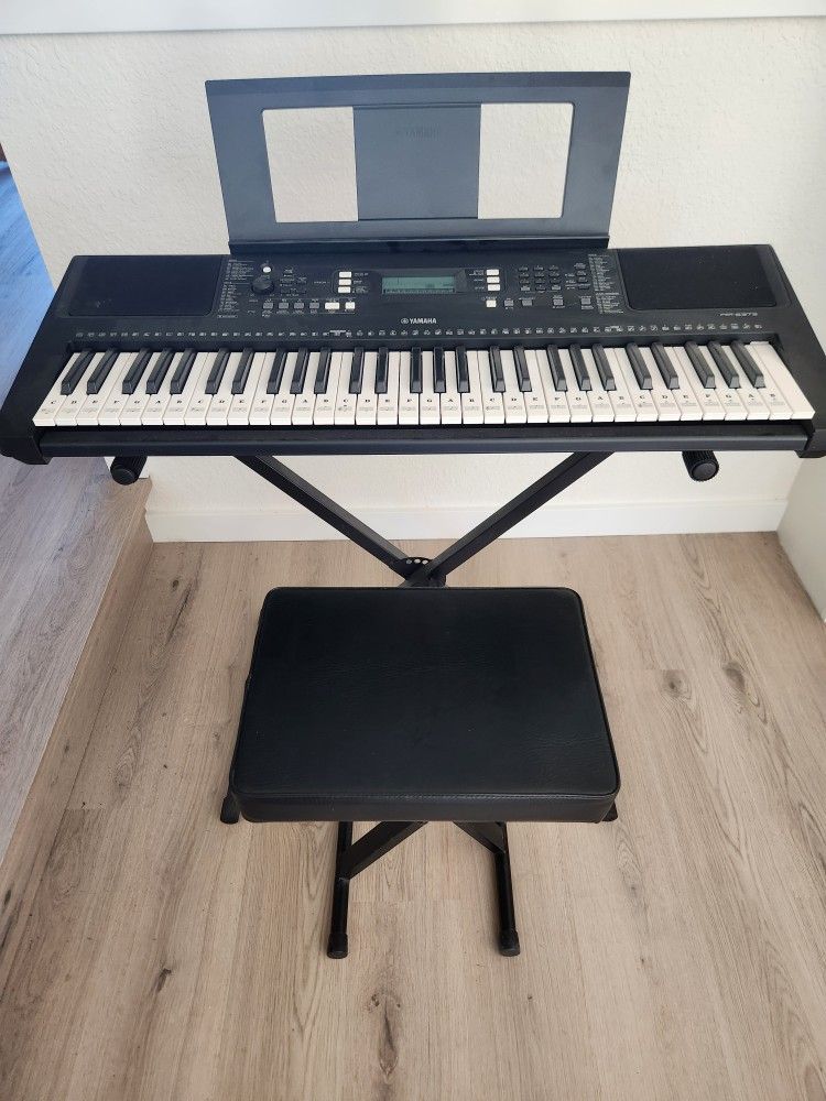 Yamaha PSR-E373, 61 key electric piano