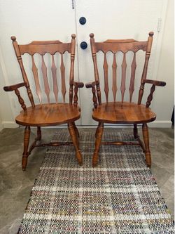 Set of 2 vintage maple wood chairs