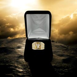 10kt 5.10g Two Tone Gold Rolex Style with Eagle on Band Ring