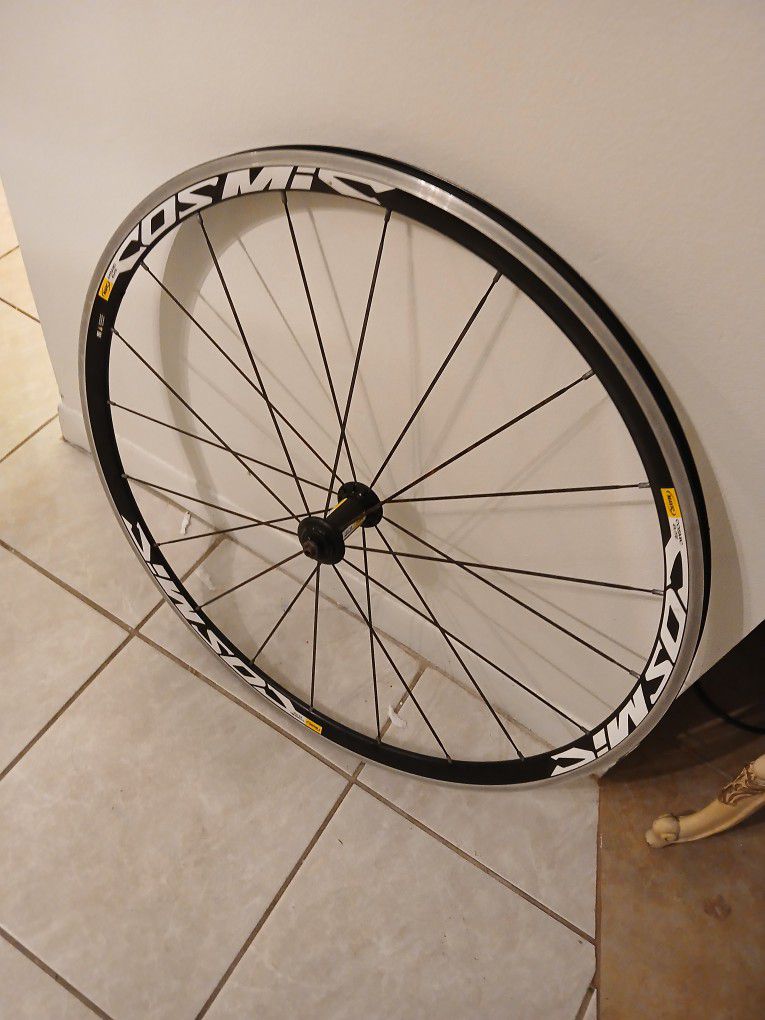 Mavic Cosmic 700c Road Bike Wheel $40 FIRM 