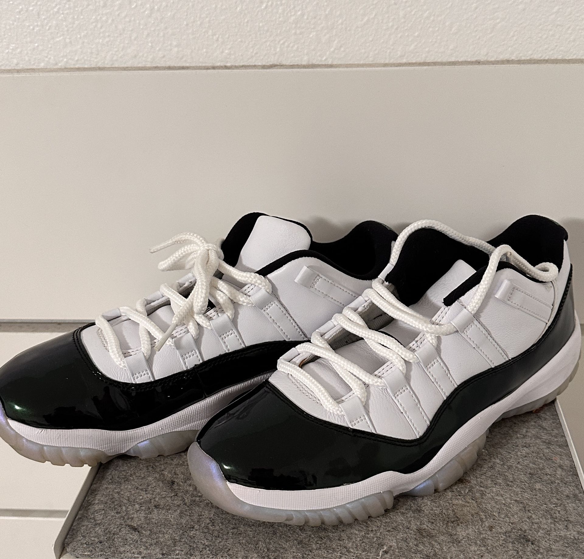 Jordan 11 Retro Low