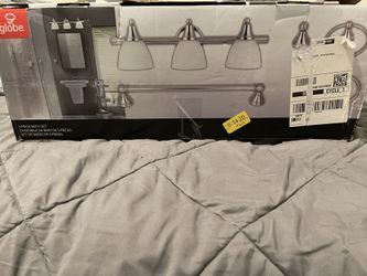 New 5 Piece Bath Set