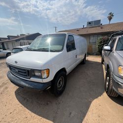 2001 Ford E-350