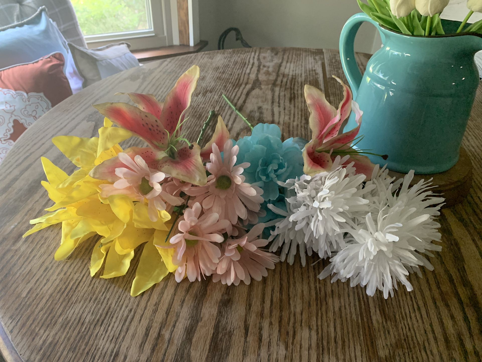 Faux flowers lot