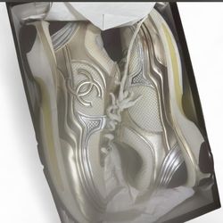 No trades Chanel sneaks gold and sliver