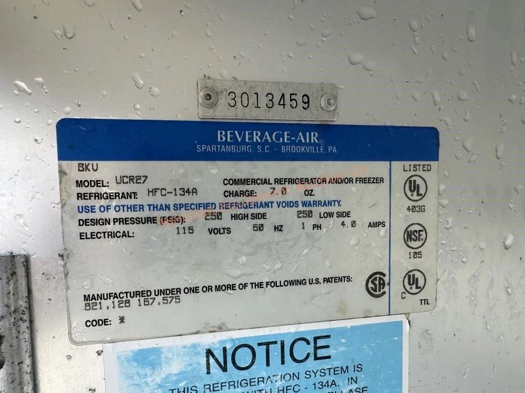 Mobile Food Cart β Water Tanks, Sink & Fridge