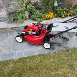22" Self Propelled Lawnmower W/Bagging Attachment 