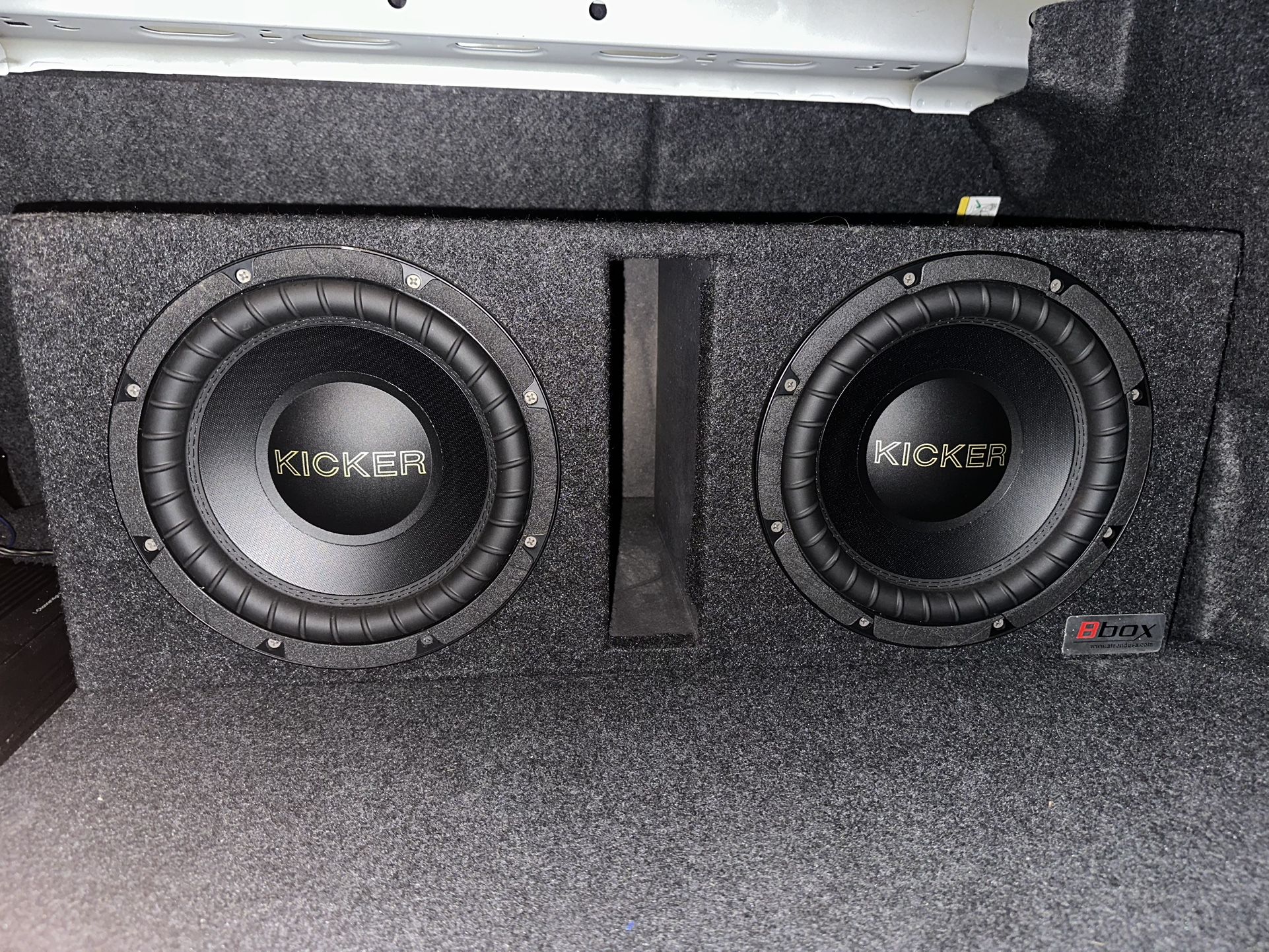 Subwoofer Ported Box, With 2 Kicker 10” Comp Gold