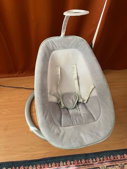 Momcozy baby swing