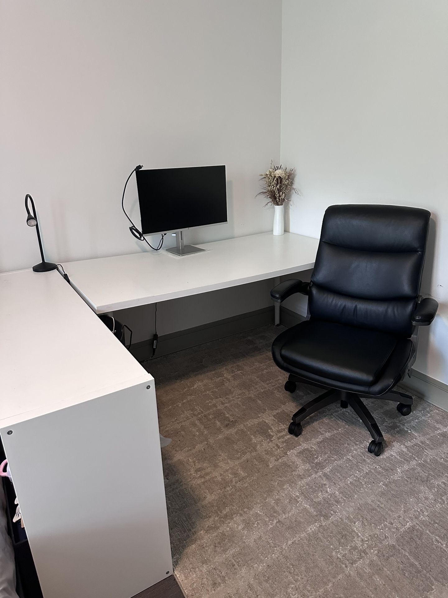 Moving Sale! IKEA Desk + Shelf | LAZYBOY Chair | HP Monitor | Barstools