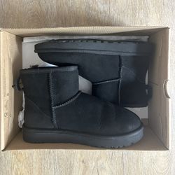 Black Ugg Boots (size 6)