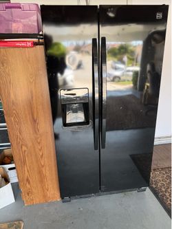 FREE KENMORE REFRIGERATOR with water & ice dispenser on freezer door. Works great! Moving must be picked up asap!
