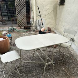 Expandable Metal Table And 4 Chairs 