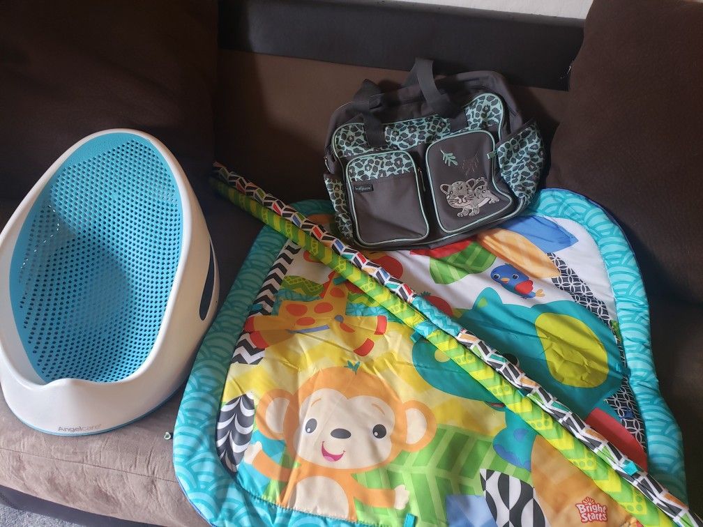 Bath tube.diaper bag..baby toy. All 3 for 10