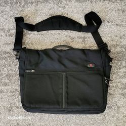 Victorinox Werks WT 2.0 Lightweight Travel Messenger Horizontal Tote Bag Black