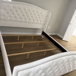 King Bed Frame , Box Spring And Mattress. Precio Incluye Delivery 