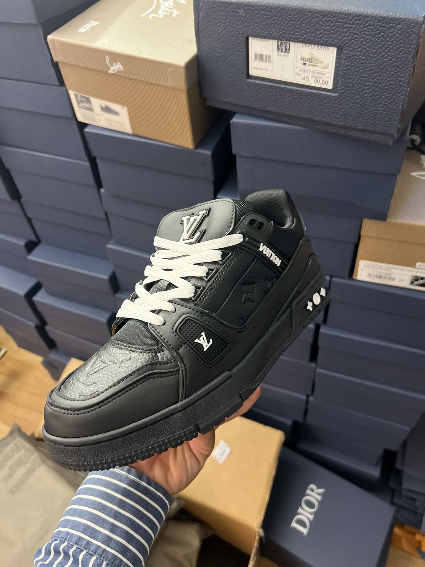 Black LV Trainer