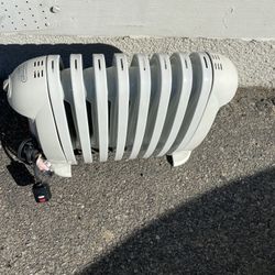 DeLonghi 1200W Bathroom Radiator