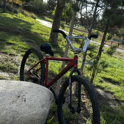 Red Throne 29 Inch 